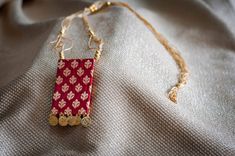 Brocade Jewelry, Hand Painted Necklace, Diy Jewelry Rings, Diy Pendant Necklace, Silk Jewelry, Antique Jewellery Designs