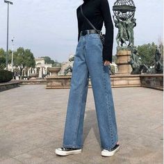 Style Wide Leg Pants, Blue Jean Outfits, Jeans Outfit Women, Woman Jeans, Denim Clothing, Jeans High Waist, Blue Streetwear