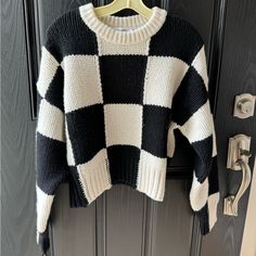 Brand New With Tags! Crewneck Long Sleeves Pullover Style 100% Merino Wool Checkered Sweater, Pretty Clothing, Denim Sweater, Crochet Inspo, Frame Denim, Art Teacher, Crochet Sweater, Long Sleeve Pullover, Pullover Styling