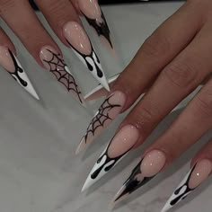 ❉ Exclusive Designs by Gogobeauty Nail ❉ 100% Handmade & Reusable ❉ Salon-Quality UV Gel on Acrylic Nail Tips 🥰 Welcome to my nail art shop! I'm excited to help you find the perfect design and fit for your style. 💅 DESIGN AND MATERIAL Each design here is unique and on-trend. I use premium UV gel for long-lasting color and patterns, combined with specialized functional gel and acrylic nail tips. This ensures our luxury press-on nails are not only comfortable to wear but also sturdier than standard press-ons. 💌 NAIL SET AND TOOL KIT Each set includes: ❉ 10 press-on nails in your size ❉ 1 super-sticky adhesive tab (lasting 3-7 days) ❉ 1 nail glue (lasting approximately 3 weeks) ❉ 1 alcohol wipe ❉ 1 cuticle stick ❉ 1 nail file ❉ Application and removal instructions ⏰ PROCESS TIME Each nail Pumpkin Nail Art, Stilleto Nails Designs, Halloween Nails Easy, Halloween Acrylic Nails, Cute Halloween Nails, Pumpkin Nails