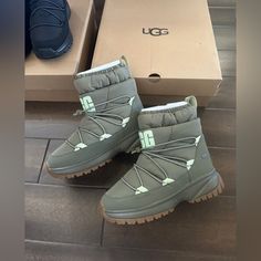 Size - 7(240) Ugg Yose, Puffer Boots, Ugg Rain Boots, Womens Tall Boots, Winter Boots Outfits, Crocs Fashion, Ugg Boots Tall, Ugg Boots Short, Grey Suede Boots