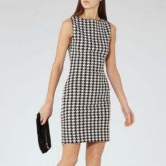 Reiss Lane Sheath Mini Dress Houndstooth Black White 10 Nwt Sheath Mini Dress Style: Lane Jersey Heritage Allover Houndstooth Pattern Black & White Round Neckline Hidden Side Zip Closure Size On Tag Uk14 /Us10 / Eu42 100% Cotton Nwt. Stock Photos Used For Fit Reference Only. No Coat Included. Color May Vary Slightly Due To Camera, Lighting Or Viewing Device. Please See All Photos For Detailed Condition And Ask Questions Before Purchase. Thx! Fitted Sleeveless Houndstooth Mini Dress, Chic Sleeveless Mini Dress With Houndstooth Pattern, Elegant Office Dress With Houndstooth Pattern, Fitted Sleeveless Mini Dress With Houndstooth Pattern, Elegant Houndstooth Office Dress, Elegant Houndstooth Pattern Office Dress, Chic Houndstooth Tweed Dress For Work, Elegant Houndstooth Midi Dress For Work, Elegant Black Midi Dress With Houndstooth Pattern