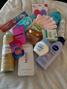 Hygiene Haul, Hygiene Shopping, Haul Aesthetic, Skincare Lotion, Body Hygiene, Hygiene Care, Basic Skin Care Routine, Shower Skin Care, Body Smells