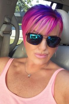 Pink Short Hair, Short Hair Dos, Funky Short Hair, Cute Hair Colors, Rainbow Hair Color, Creative Hair Color, Short Hair Trends