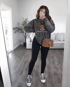 Outfits Mit Leggings, Brown Outfits, Trendy Spring Outfits, Casual College Outfits, Causal Outfits, Elegante Casual, Brown Bag