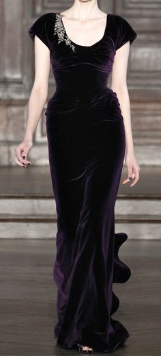 Velvet Gown, فستان سهرة, Gorgeous Gowns, Wren, Looks Style, Mode Inspiration, Beautiful Gowns, Fancy Dresses, Purple Dress