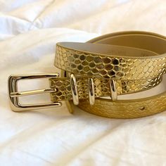 Gold Belt Brand New Condition Belt Outfit Jeans, Gold Belt Outfit, Belt Outfit, Gold Belt, Accessories Gold, Gold Belts, Outfit Jeans, Belts For Women, Snake Skin