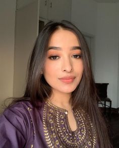 Kurti Makeup Look, Eid Aesthetic, Solo Aesthetic, Solo Selfie, Desi Look, Creative Snaps, Indian Look