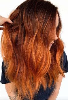 Ginger Hair Color Shades, Red Hair Color Shades, Ginger Hair Dyed, Trendy We Fryzurach, Dyed Tips, Hair Facts, Hair Dye Tips, Shades Of Red Hair, Hot Hair Colors