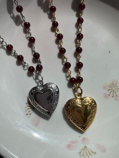 Details: Shining Skies Exclusive ♡ Elegantly handmade with garnet red glass beads. ♡ Handmade with stainless steel and 18k gold plated stainless steel materials. ♡ Locket can open.