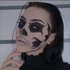 Black Skeleton Makeup, Skull Couple Costume, Tate Skull Makeup, Pintura Facial Halloween, Calavera Makeup, Skeleton Face Makeup, Skull Face Makeup, Skull Makeup Tutorial