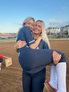 softball, spring sports, duo, baseball, dirt, high school, pose Softball Girlfriend, Volleyball Goals, Softball Team Photos, Softball Team Pictures, Sports Announcer