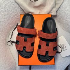 Brand New Full Set Hermes Chypre Size 38 Dark Brown Color Orange Canyon Sac Louis Vuitton, Turin, Louis Vuitton Neverfull, Miu Miu, Real Leather, E Mail, Women's Shoes, Balenciaga, Prada