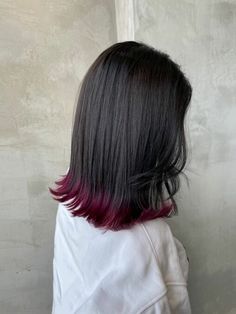 Coloured Hair Tips Dip Dye, Dark Brown Hair With Dyed Tips, Black Hair Red Tips Short, Hair Colored Ends, End Of Hair Dyed, Dip Dye Hair Black, Colored Ends Of Hair Brunettes, Black Hair With Red Ends, Dyed Tips Hair Brunettes