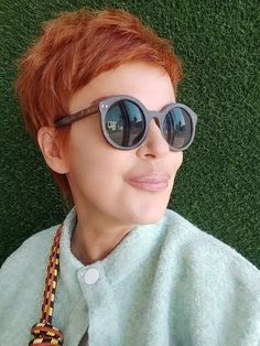 Ginger Pixie, Red Hair Pixie Cut, Red Pixie Haircut, Short Haircuts Ideas, Cheveux Oranges, Pixie Haircut Ideas, Short Spiked Hair, Pixie Haircut For Round Faces, Haircuts Ideas