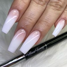 36 Best Coffin Nail Designs You Should be Rocking in 2020 Wedding Short Hair, Video Layout, Ombre Nail Diy, Coffin Ombre, Coffin Nail Art, Matte Make Up, Ombre Coffin, Nails Videos, Coffin Nail Designs