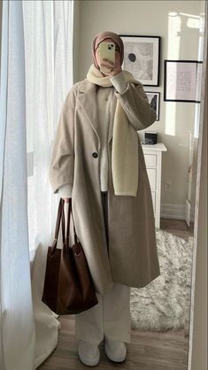 Cute Hijabi Outfits Winter, Casual Winter Outfits Hijab, Winter Scarf With Hijab, Hijabi Outfit Fall, Modest Asian Outfits, Fall Hijab Outfits Casual, Winter Outfits Modest Hijab, Hijab In Winter, Hijab Outfit Fall