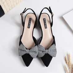 Latest Ladies Shoes, Trendy High Heels, Day Day, Cute Slippers, Fashion Shoes Flats, Shoes World