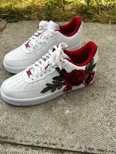 Red Rose Custom Air Force 1-shecustomize Shoe Embroidery, Shoe Artwork, Painted Nikes, Customized Shoes, Shoe Painting, Painting Roses, White Air Forces, Preppy Shoes, Floral Patches