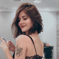 Hair Glasses Women, Short Hair And Tattoos, Longbob Hair, Penteado Cabelo Curto, A Tattoo, How To Make Hair, Hair Hairstyles