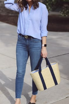 Top Hacks, Casual Chic Outfits, Jeans Outfit Women, Stylish Jeans, Outfit Jeans, Elegante Casual