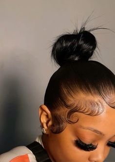 Messy Bun Natural Hair Black, 2 Buns Natural Hairstyle, Puffy Buns Hairstyles, Natural Bun Black Women, Slick Back Bun Natural Hair Dramatic Edges, Braided Graduation Hairstyles, Ponytail Hairstyles Bun, Natural Hair Styles Bun, Silk Ponytail Hairstyles For Black Women