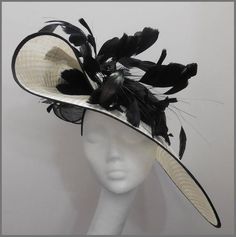 Garden party large ivory and black hatinator decorated with | Etsy Hat For Wedding, Feather Flowers, Green Fascinator, Black And White Hats, Derby Outfits, Horse Races, Occasion Hats, Mini Hats