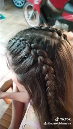 uma trança boxeadoraMas feita sata metaderápida e Simples de fazer Side Part Styles, Viking Hair, Workout Hairstyles, Hairstyle Tutorials, Peinados Fáciles Para Cabello Corto, Penteado Cabelo Curto, Haircut Styles, Hair Stylist Life