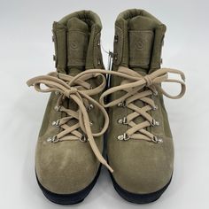 Like A Couple Items? Add Them To Your Cart And Save With Combined Shipping. - Closure: Lace Up - Color: Tan - Style: Everyday Casual, Classic, Retro Design, Trekking, Mountaineering, Water Resistant, - We Are Happy To Answer Your Questions! - Retail: $265 Shoes Are In New Condition With Tags But No Box Color May Slightly Vary In Photos To Actual Item Due To Lighting And Device Settings. I Do My Best To Accurately Capture And/Or Describe The Color. Couple Items, Hiking Boot, Box Color, Mountaineering, Retro Design, Trekking, Men's Shoes, Shoe Boots, In Italy