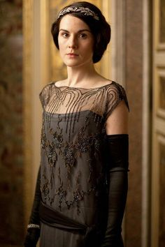 Click to see Lady Mary's best outfits from all the seasons of Downton Abbey (evening gowns, wedding dresses, and hunting suits included). Downton Abbey Dress, Downton Abbey Quotes, Look Gatsby