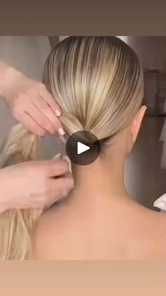 115K views · 614 reactions | 😍😍 | เทคนิคผมสวย Bun Updo, Stunning Hairstyles, Hair Makeover, Hair Updos, Bun Hairstyles, Hair Hacks, Hair Trends, Easy Hairstyles, Makeup Tips