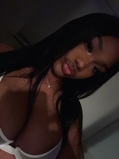 #baddie #blackgirl #darskin #selfie Asthetic Girls Pretty With Face, Baddie Pfp Aesthetic, Black Female Face Claims, Baddie Picture Ideas, Face Claims Female Black, Sza Makeup, Insta Pfp Ideas, Cute Black Women, Pretty Black Women