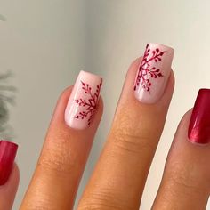 Christmas Nails Red Snowflake, Biab Nails Christmas, Red Nails With Snowflake Design, Red And Silver Christmas Nails, Christmas Biab Nails, Red Snowflake Nails, Hannah Taylor, Biab Nails, Bright Red Nails