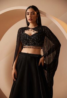 Black Organza Lehenga, Lehenga With Cape, Black Lengha, Fall Maxi Skirt Outfits, Summer Outfits Dresses, Black Blouse Designs, 2023 Summer Outfits, Cancan Lehenga, Lehenga And Blouse