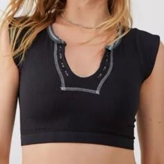 Urban Outfitters Out From Under Go For Gold Top In Black Size Extra Small/Small (Xs/S) Never Worn Go For Gold Seamless Top, V Neck Tshirt, Dump Him, Crop Tops For Women, Preppy Inspiration, Cute Clothing Stores, Urban Outfitters Top, Urban Outfitters Clothes, Seamless Top