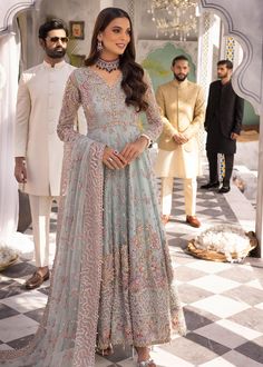 Bridal Shirts, Desi Clothes, Ghagra Choli, Pakistani Bridal Dresses, Pakistani Wedding Dresses, Pakistani Bridal Wear, Pakistani Dress Design, Pakistani Bridal, Desi Fashion