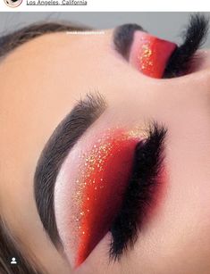 Makeup With Gold Glitter, Makeup With Gold, Red Eye Makeup, Makeup Pictorial, Carnival Makeup, Makeup Artist Tips, Unique Makeup, Colorful Eye Makeup, Stunning Makeup