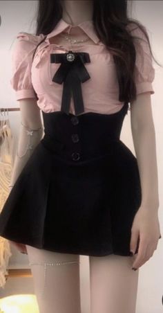 Kawaii Outfits Black, Outfit Cafe, Kawaii Outfits, Black Garter, Neat Casual Outfits, Coquette Outfit, Jirai Kei, Classy Prom Dresses, Outfits Classy