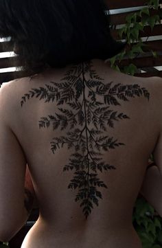 tattoo Back Tattoo Botanical, Nature Rib Tattoo, Fern Neck Tattoo, Fern Spine Tattoo, Fern Back Tattoo, Plant Back Tattoo, Nature Back Tattoo, Plus Size Tattoo Ideas, Floral Back Tattoos