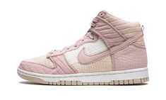 Nike X Travis Scott, Retro Basketball Shoes, Low Air Jordan 1, Baskets Nike, Nike Models, Dunks Nike, Dunk High, Nike Dunk High, Valerian