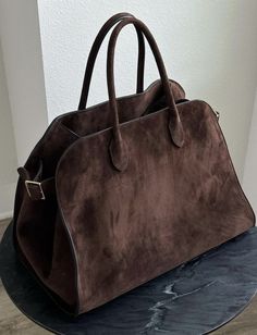 Bags 2024, Linens And Lace, Brown Bag, Classic Bags, Kinds Of Clothes, Warm Brown, Large Tote Bag