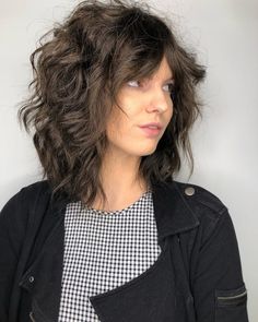 Top 25 Short Shag Hairstyles Layered Wigs, Black Curly Wig, Shoulder Length Layered, Short Shaggy Haircuts, Short Shag Haircuts, Shaggy Short Hair, Oval Face Haircuts