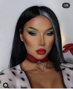 20 Awesome Disney Makeup For Halloween 2021 - The Glossychic Disney Villain Makeup, Cruella Makeup, Glam Halloween Makeup, Cruella Deville Makeup, Disney Villains Makeup, Costumes 2023, Makeup For Halloween