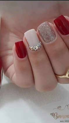 Red And Silver Nails, Manicure Nail Designs, Christmas Gel Nails, Girls Nails, Silver Nails, Xmas Nails, Color Rojo, Fancy Nails