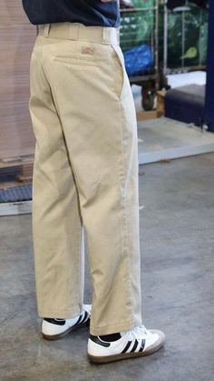 Dickies 874 Khaki Outfit, Dickies Trousers Outfit, Dickies 874 Style, Dickies 874 Khaki, Dickies 874 Outfit, Dickies Outfits Men, Dickies 874 Pants, 874 Work Pant, 874 Pants