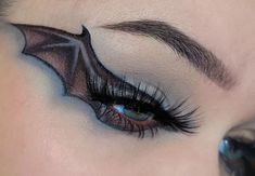 Eye Ideas, Euphoria Makeup, Halloween Makeup Inspiration, Diy Costume, Graphic Liner, Halloween Makeup Looks