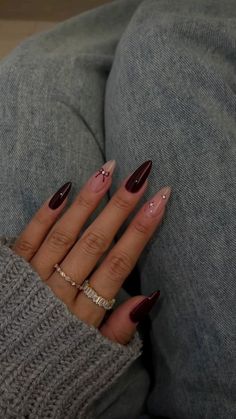 Cute Bridesmaids Nails, Maroon Accent Nails, Dark Red Acyrilics Nails, Navy Red Nails, Winter Maroon Nails, Dark Red Nails Design Classy, Dark Red Wedding Nails, Maroon Design Nails, Dark Red Fall Nails Design