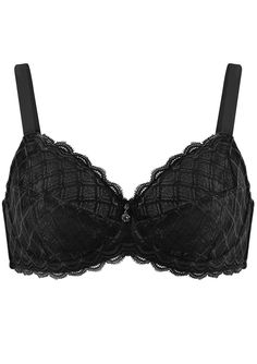 Don't miss out on this lace plaid unlined bra. Very unique and beautiful, unlike regular plaid, it is made of delicate, breathable lace. Unique lace plaid and scalloped edge Sides rigid mesh panels along the cup Enhanced non-stretch power mesh bands Wide-set fully adjustable soft straps U-shaped back Wallpaper Landscape, Unique Tattoo Designs, Lace Underwire, Unlined Bra, Soft Bra, Black Bra, Scalloped Edge, Underwire Bra