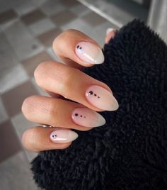 Stiletto Nails Short, Dot Nail Designs, Minimalist Nail, Boho Nails, Minimal Nails Art, Pointy Nails, Minimal Nails, Work Nails, Dots Nails