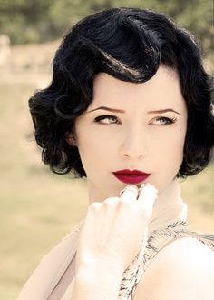 Vintage Short Haircuts, Cabelo Pin Up, Black Bob Hairstyles, Short Black Hair, Rockabilly Hair, Black Bob